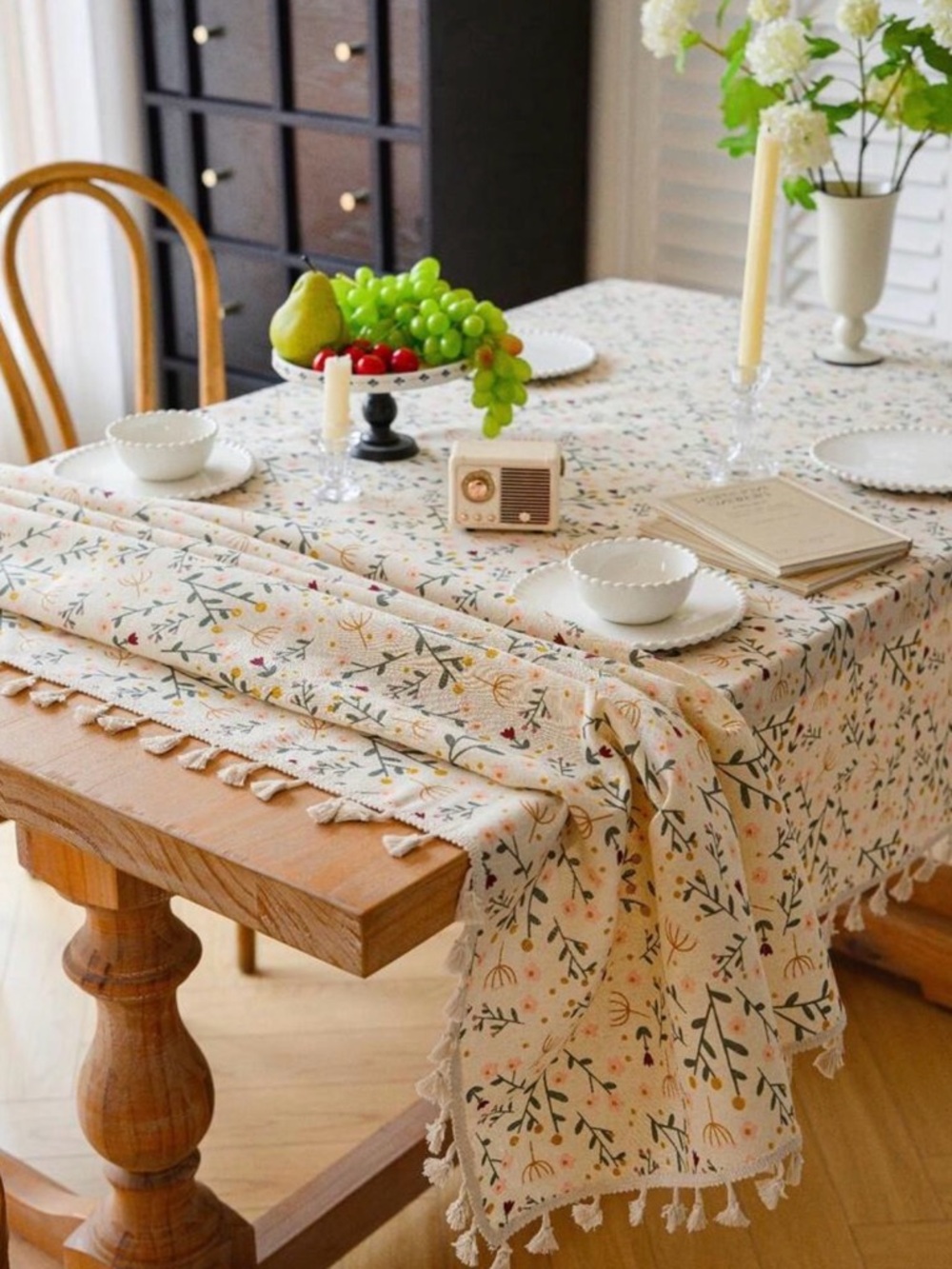 Floral Cotton Tablecloth in Cream with Tassels - Home Dining - 140 x 200 cm